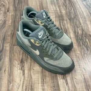 Nike men’s air max 90